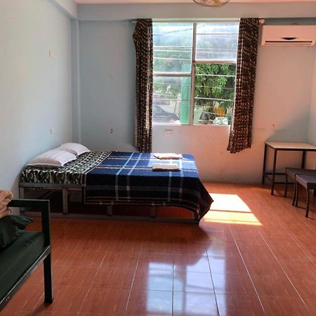 Army Barracks Guesthouse Vang Vieng Luaran gambar