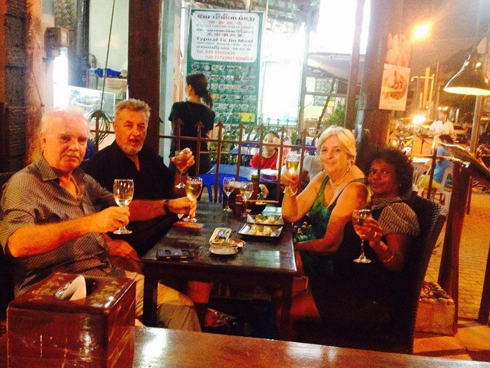 Army Barracks Guesthouse Vang Vieng Luaran gambar