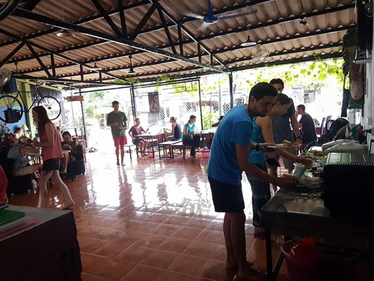 Army Barracks Guesthouse Vang Vieng Luaran gambar