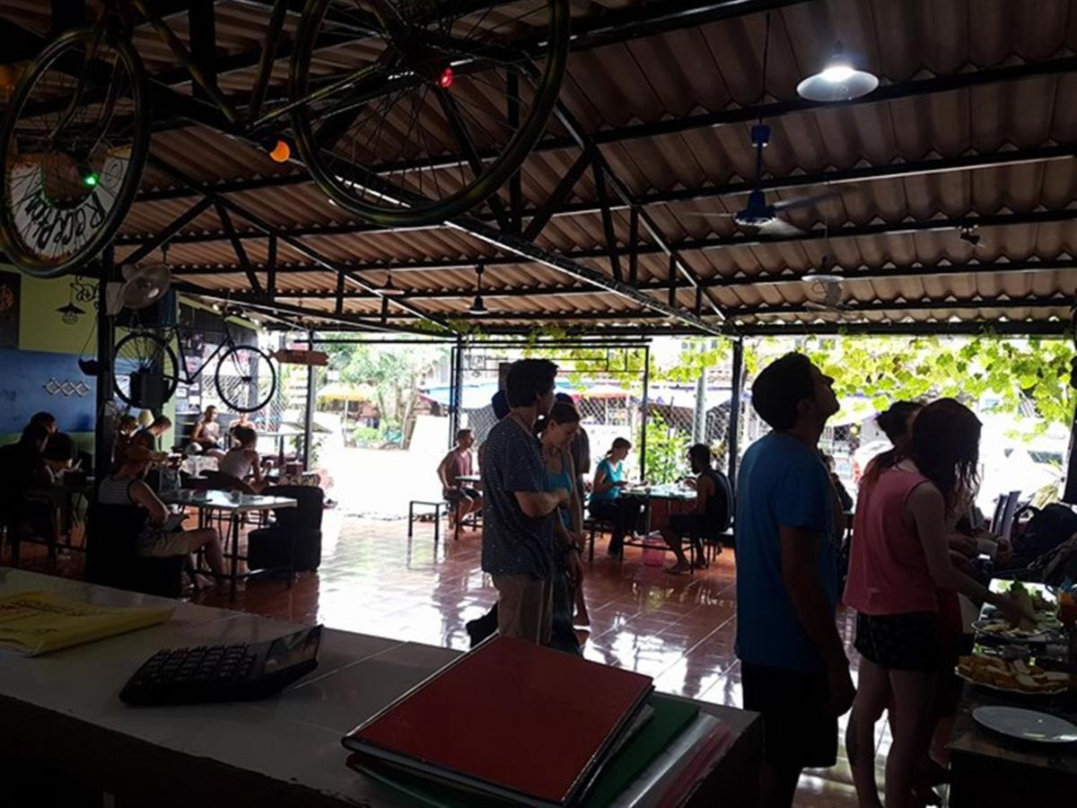 Army Barracks Guesthouse Vang Vieng Luaran gambar