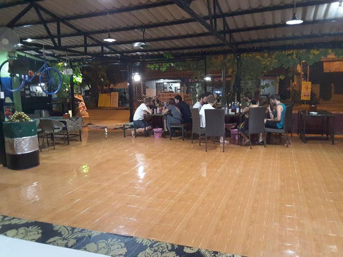 Army Barracks Guesthouse Vang Vieng Luaran gambar