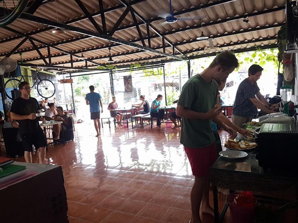 Army Barracks Guesthouse Vang Vieng Luaran gambar