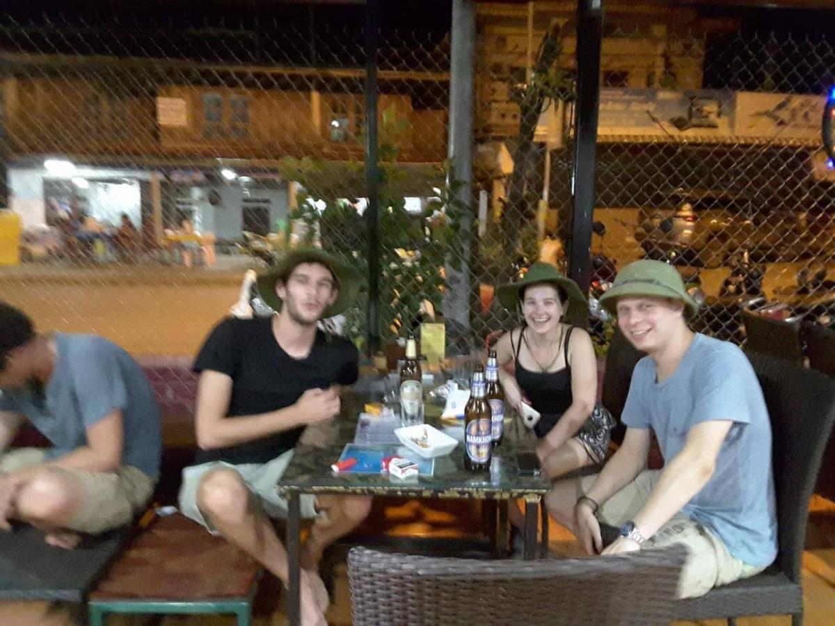 Army Barracks Guesthouse Vang Vieng Luaran gambar