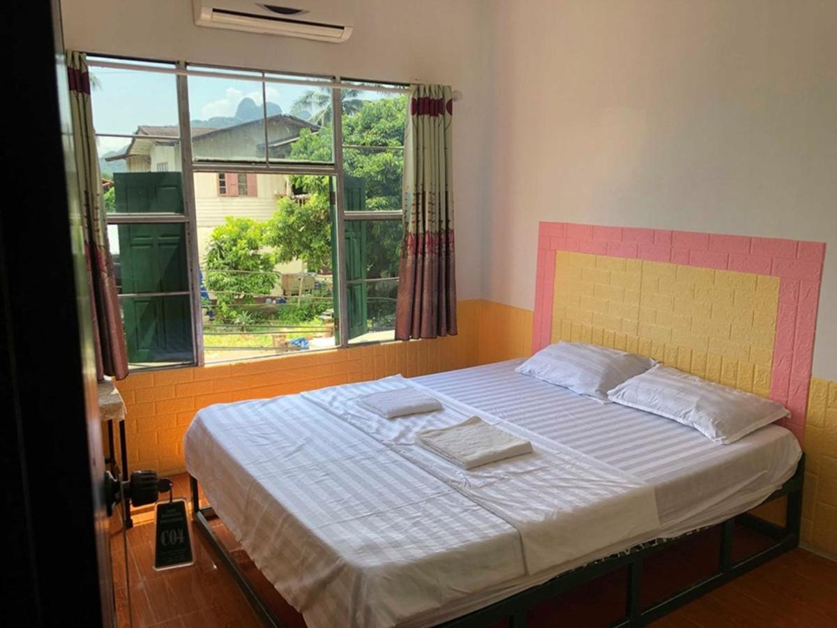 Army Barracks Guesthouse Vang Vieng Luaran gambar